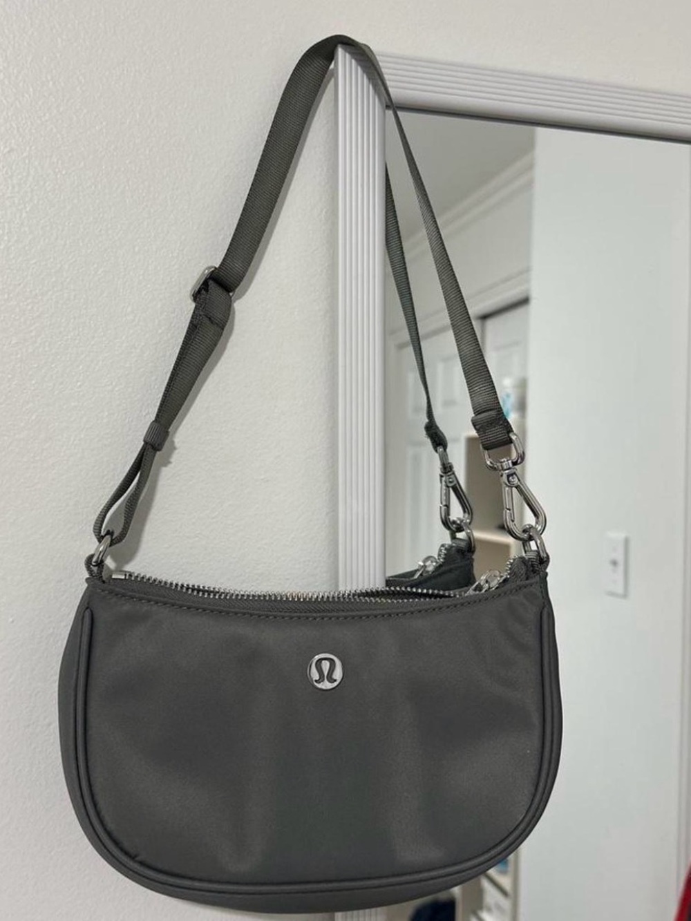 lululemon athletica Gray Convertible Strap Shoulder Bag